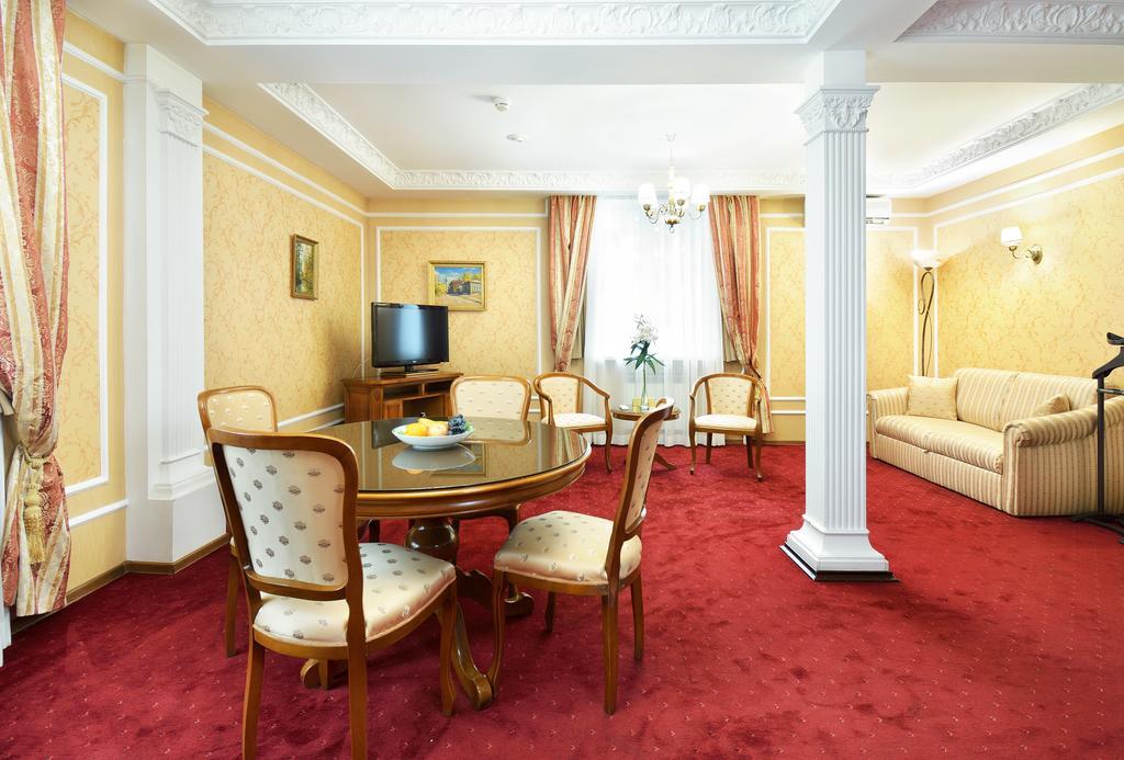 ホテル ジエズダ イルクーツク 部屋 写真